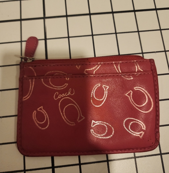Vintage Coach Poppy wristlet featuring a silver signature monogram pattern - Picture 3 of 10